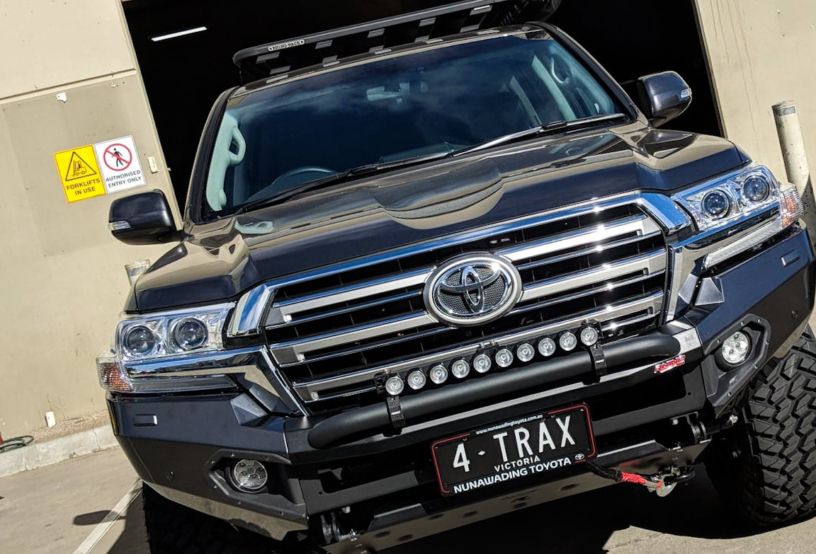 Rhino 4x4 Front Bumper Bull Bar Toyota Landcruiser 200 