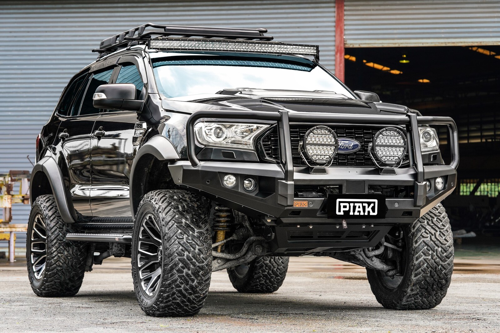 PIAK 3 Loop Elite Front Bumper Bull Bar - Ford Everest 2018+